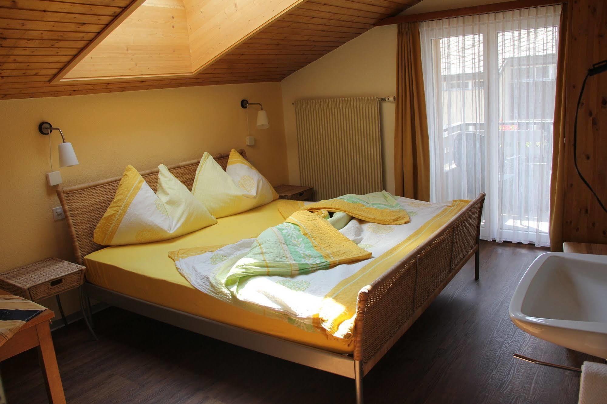Pension Heino Saas-Grund Exterior foto